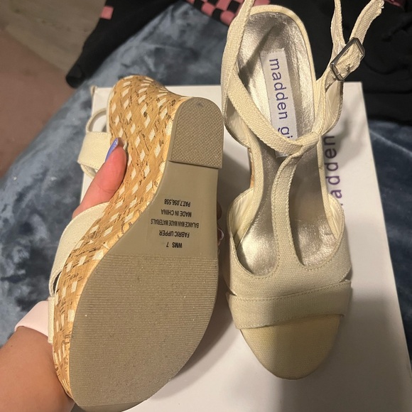 Madden Girl tall wedges - Picture 4 of 10